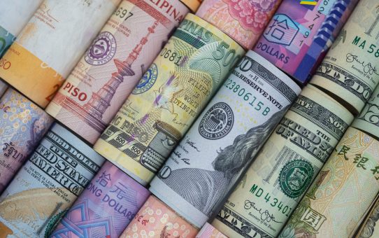 7 Simple Money Habits That Can Save You Over $10,000 a Year